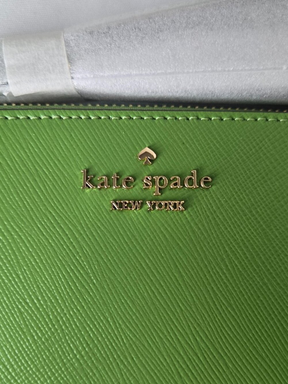 Kate Spade Lucy Small Zip Wristlet -Turtle Green - Picture 3 of 5